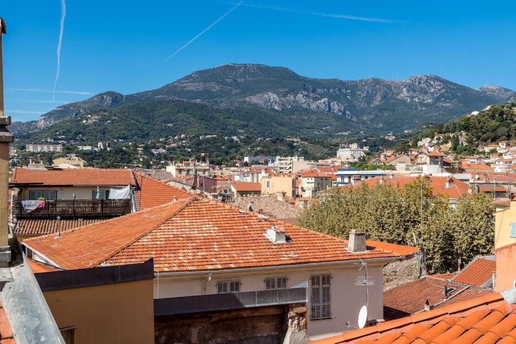 Between The Roofs Of Menton Old Town And The Sea Esterno foto